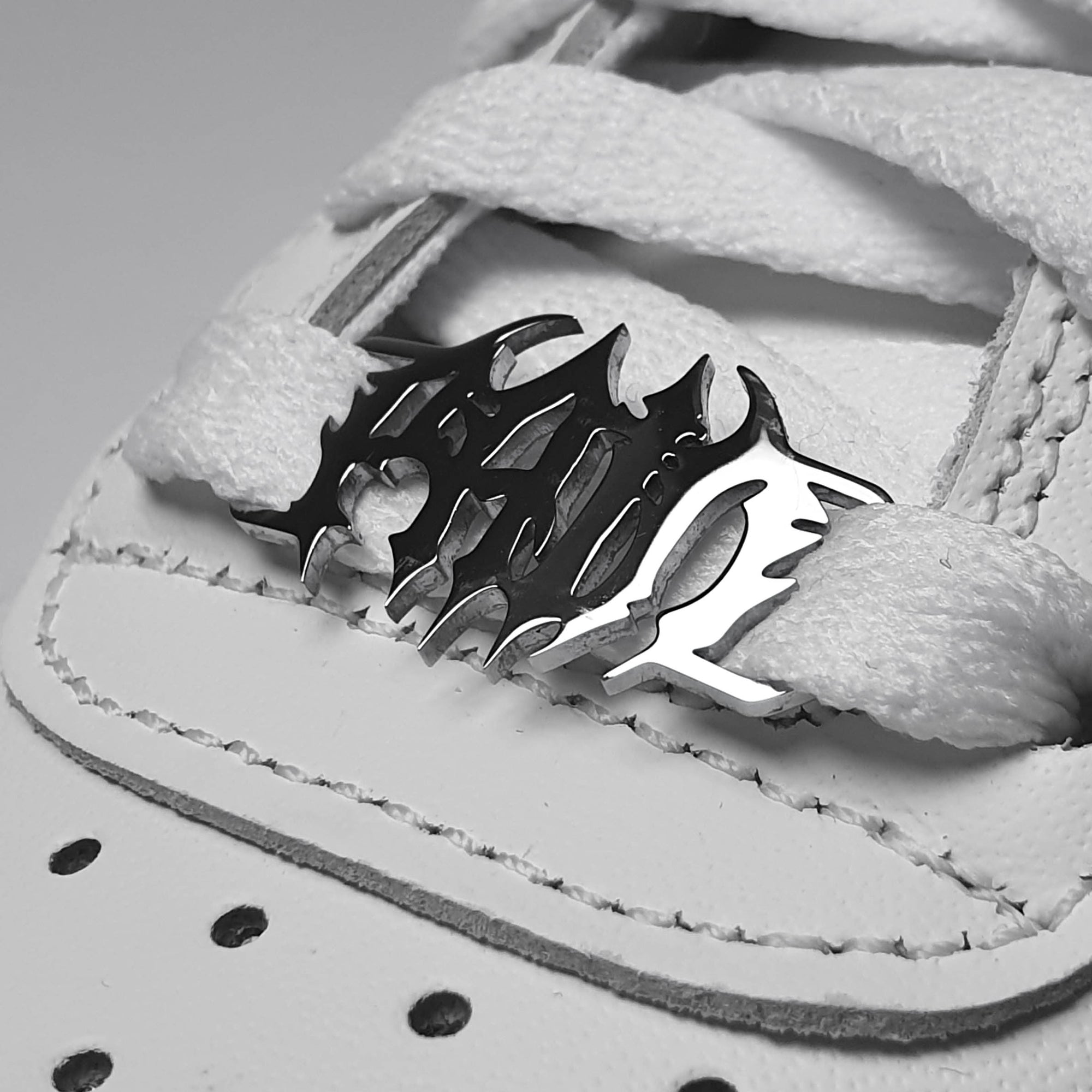 Pain LaceTag